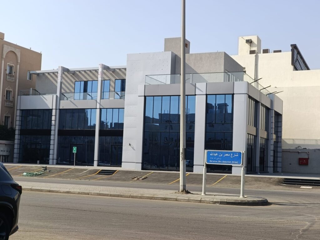 بعض مشاريع مؤسسة دقة الواجهة لتصميم وتركيب الكلادينج والواجهات الزجاجية